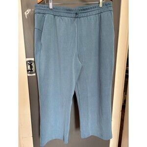 Lululemon size 14 Softstreme High-Rise Straight-Leg Cropped Pant Blue